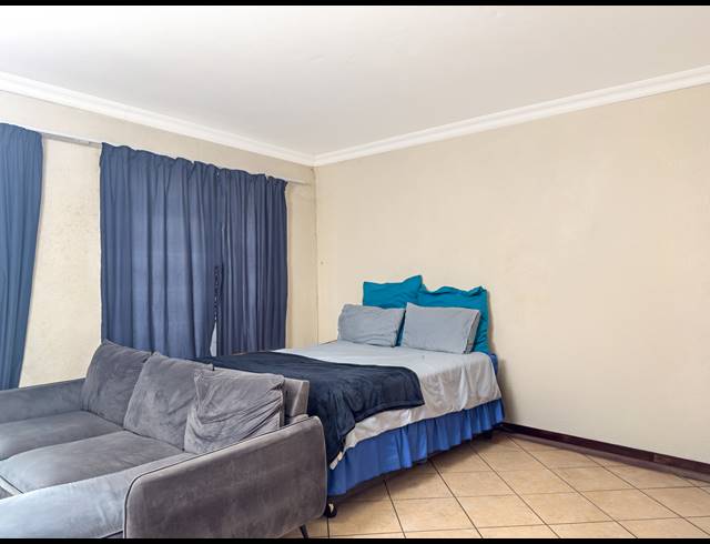 0.5 BEDROOM APARTMENT FOR SALE IN HATFIELD